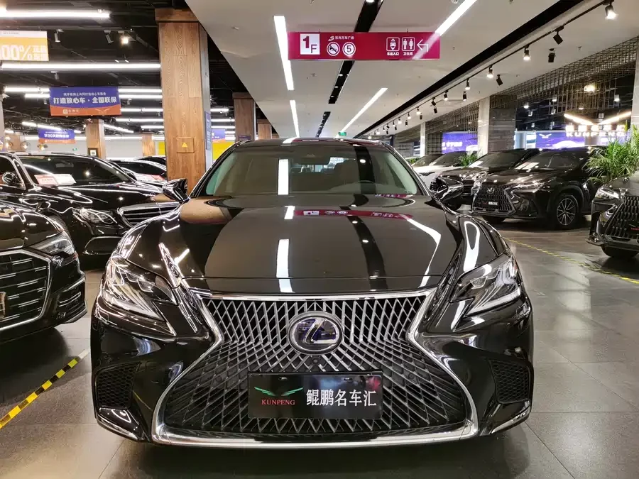 Lexus LS
