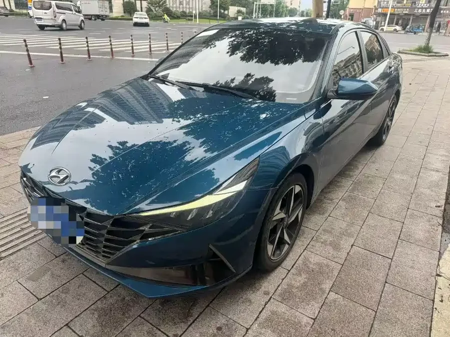 Hyundai Elantra