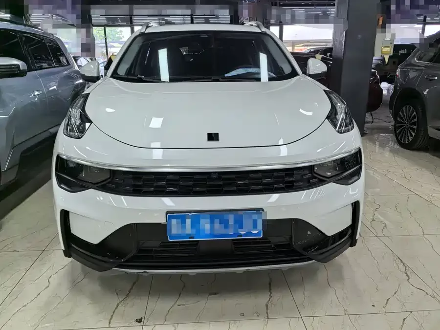 Lynk & Co 01
