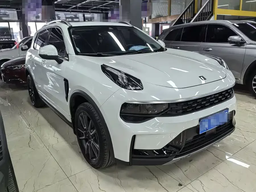 Lynk & Co 01