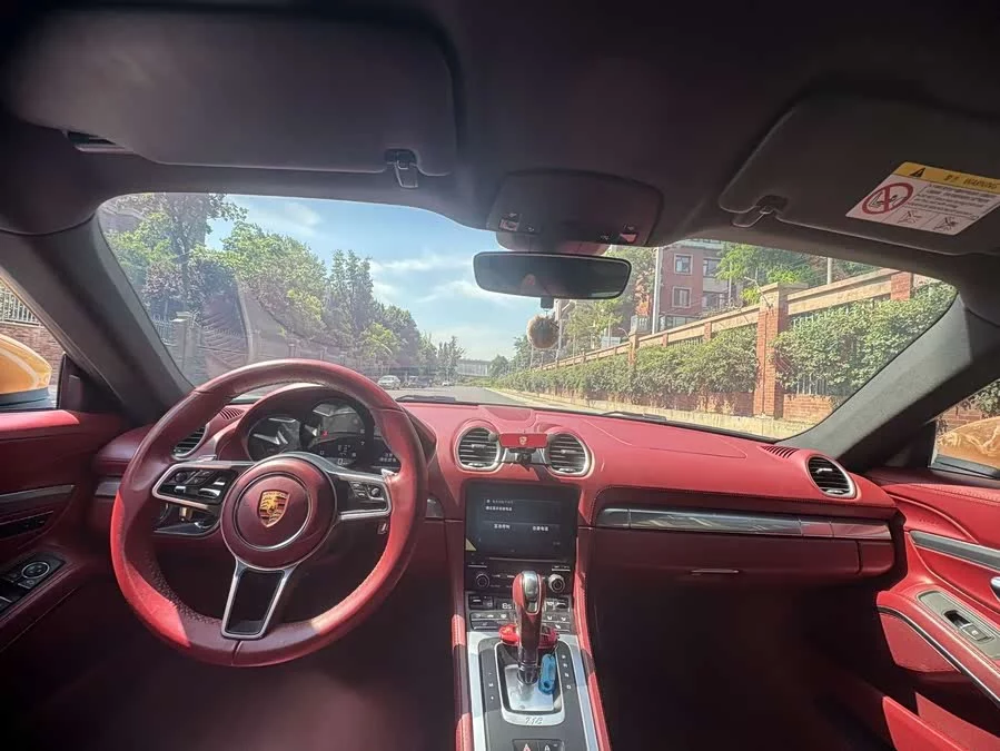 Porsche 718