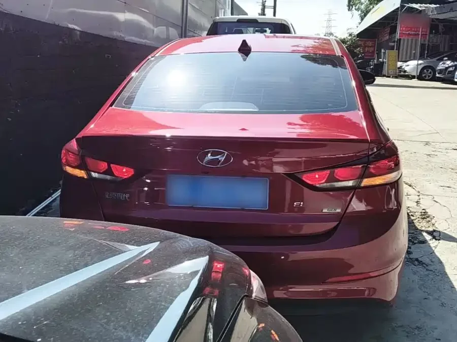 Hyundai elantra
