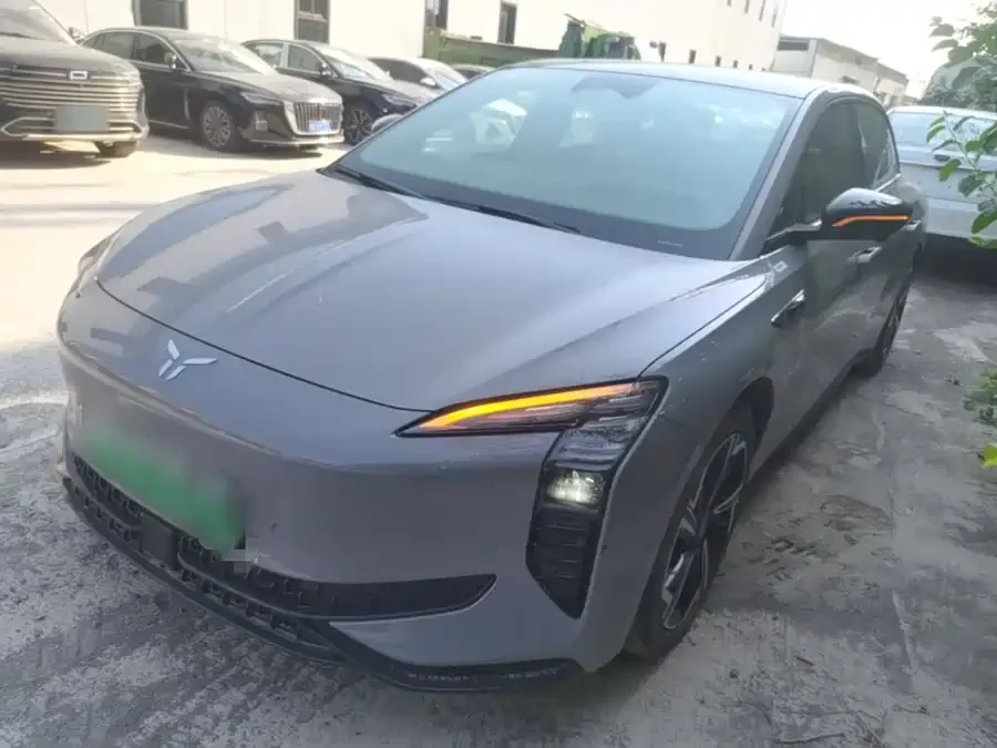 Hongqi EH7