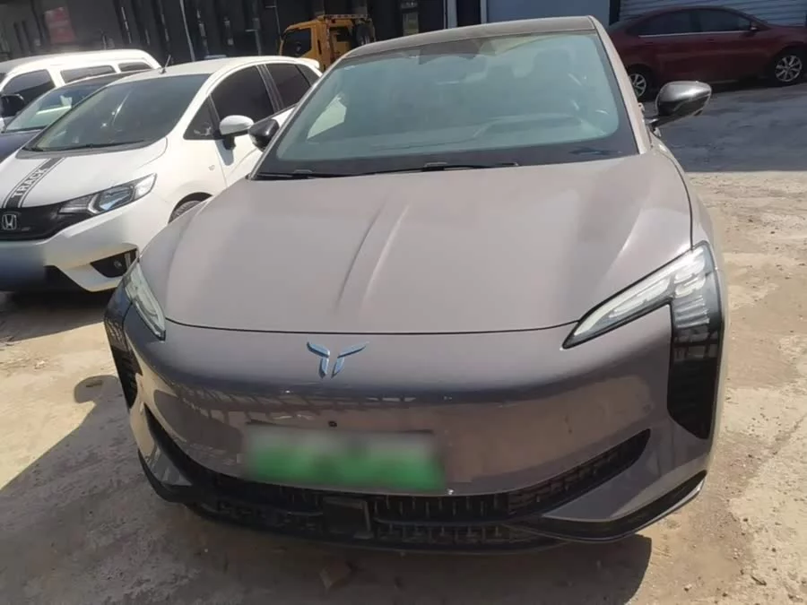 Hongqi EH7