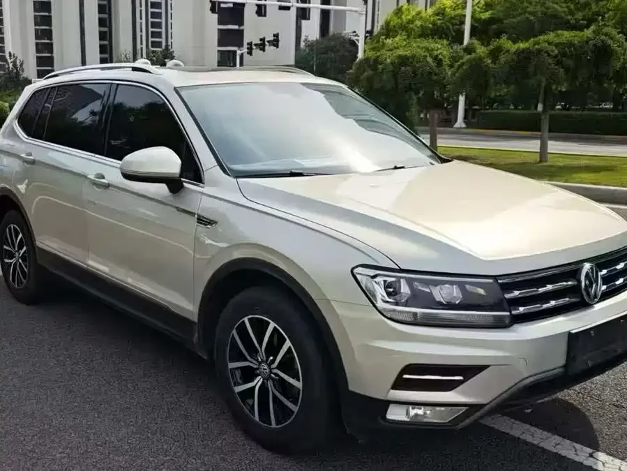 Volkswagen Tiguan L