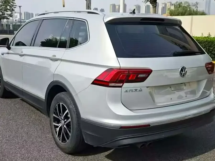 Volkswagen Tiguan L