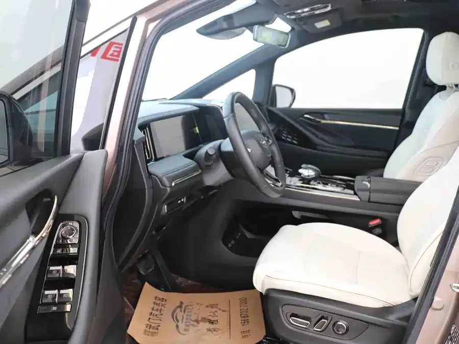 GAC Trumpchi M8