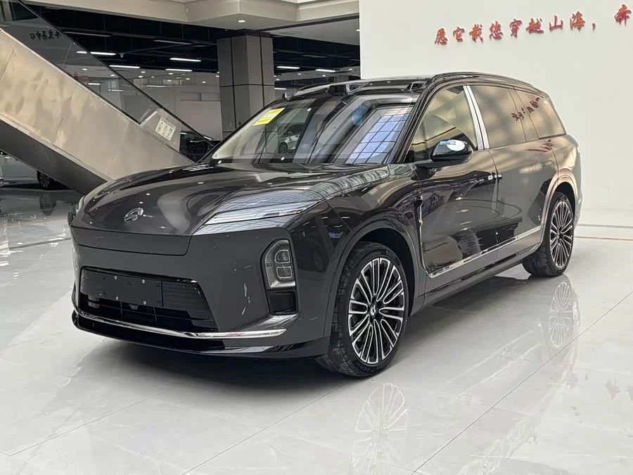 NIO ES8