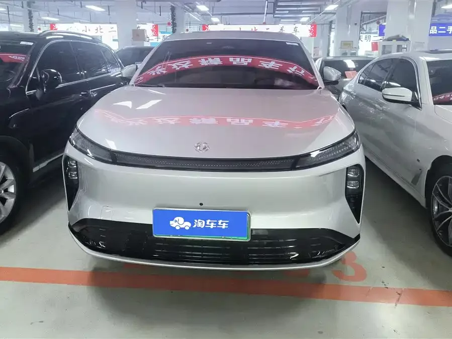 Dongfeng L8