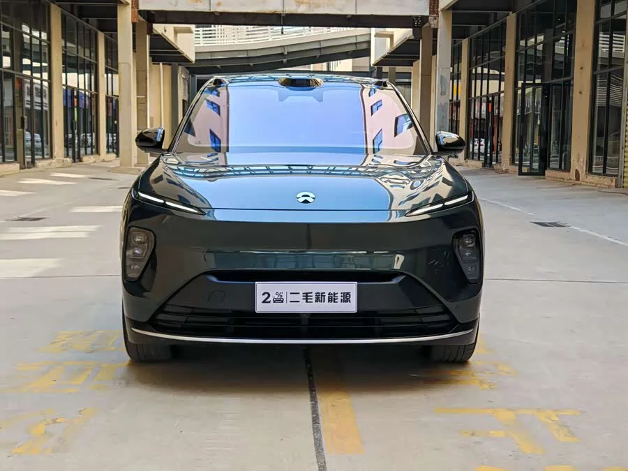 NIO ES8