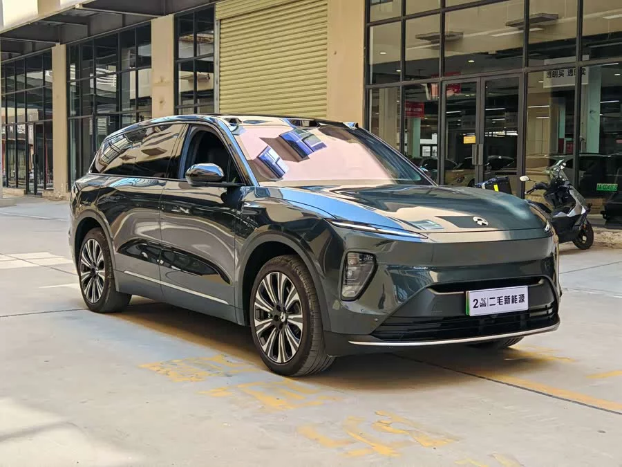 NIO ES8