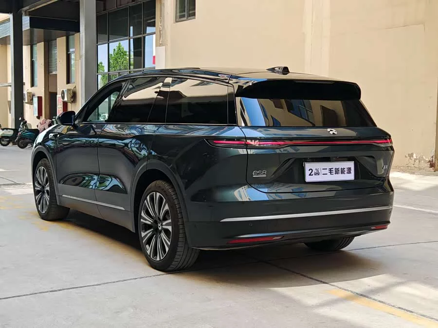 NIO ES8