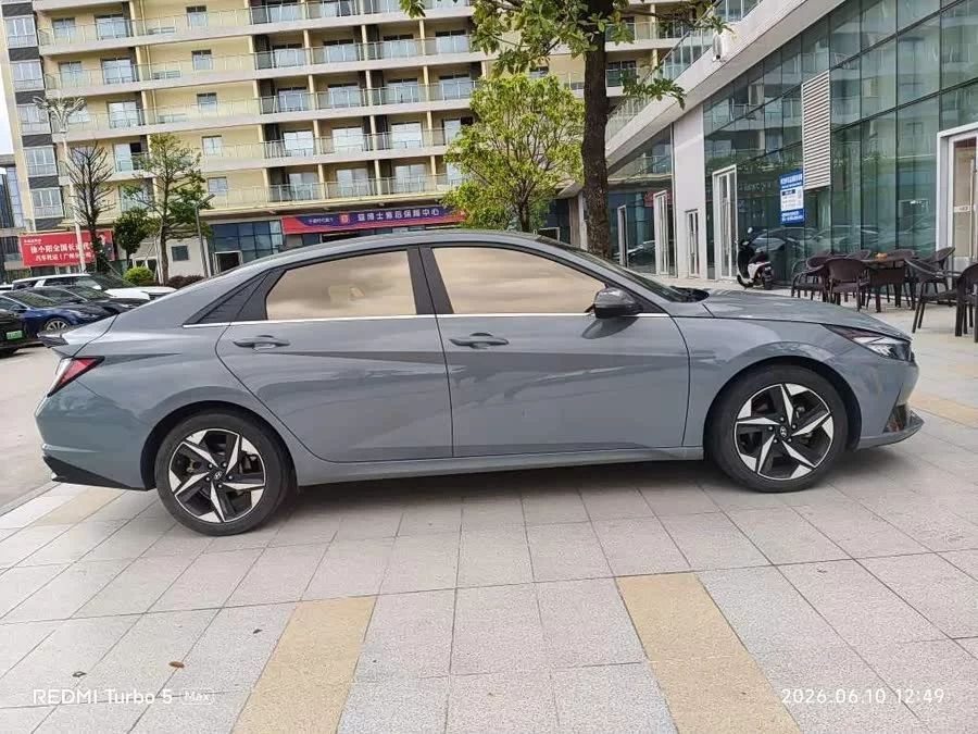 Hyundai Elantra