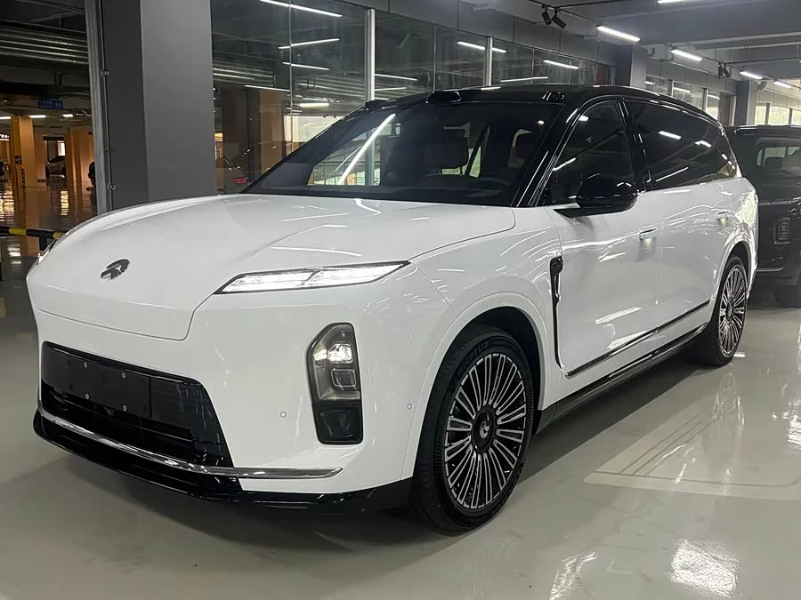 NIO ES8