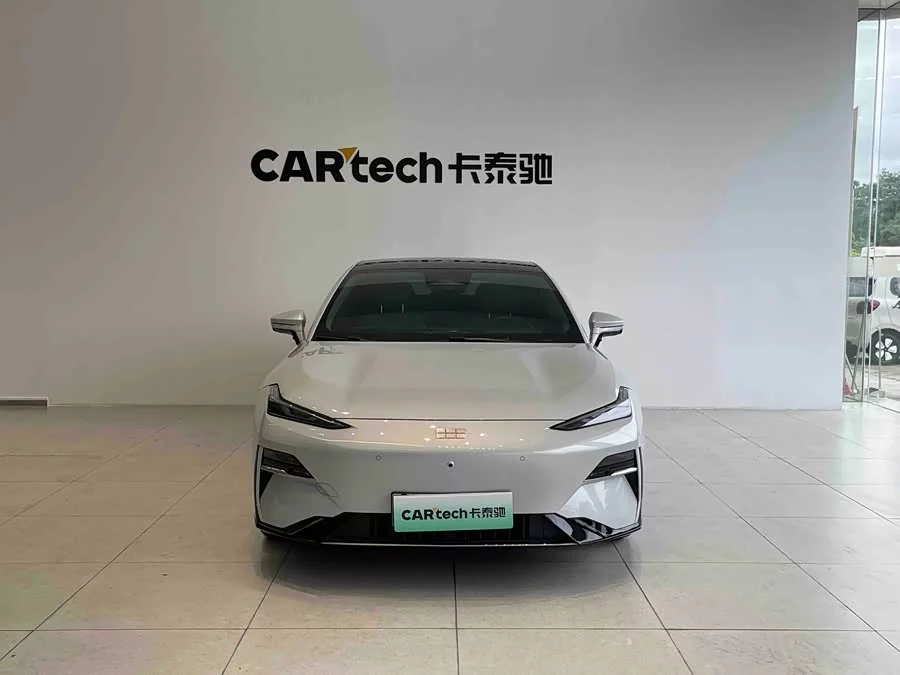 Geely Galaxy E8
