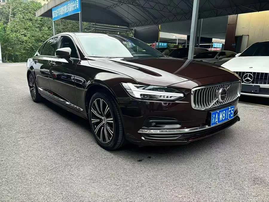 Volvo S90