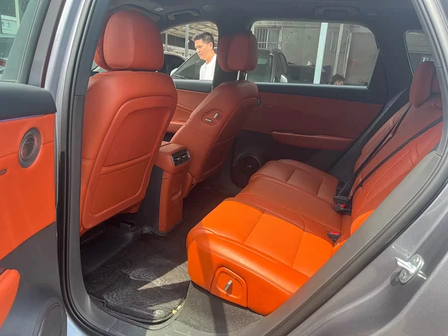 Hongqi HS6 PHEV