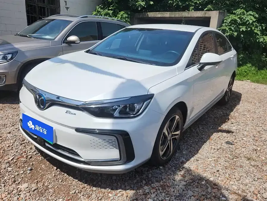 BAIC Beijing EU5