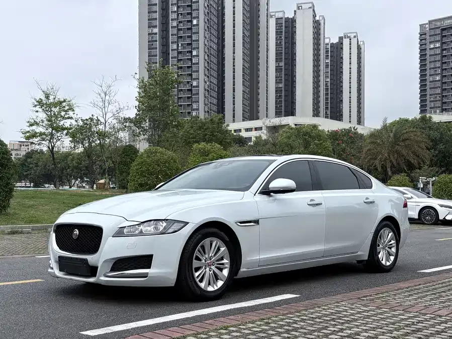 Jaguar XFL