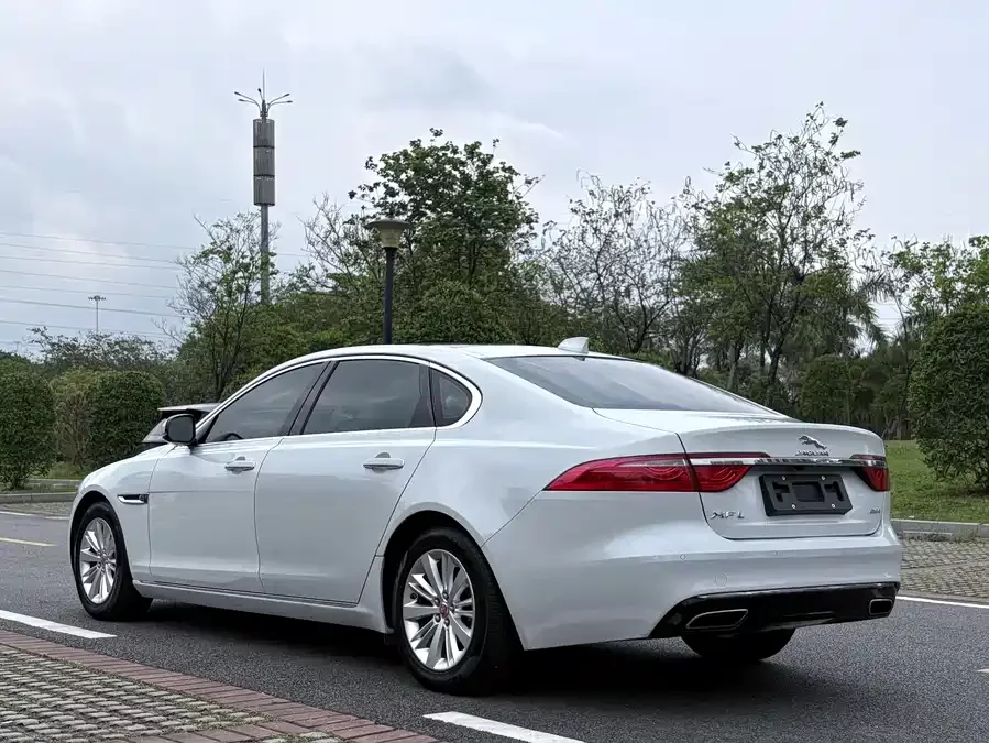 Jaguar XFL