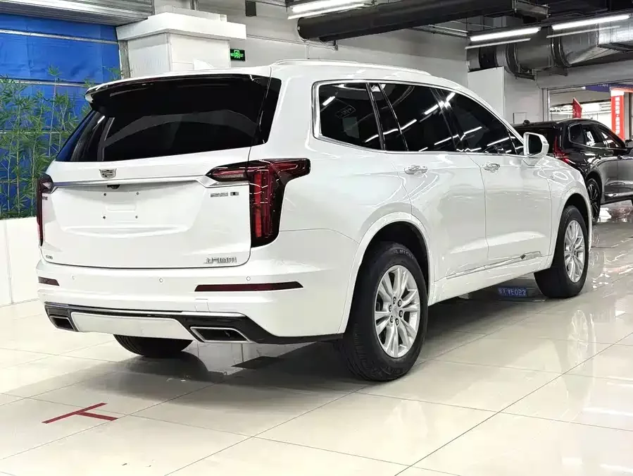 Cadillac XT6