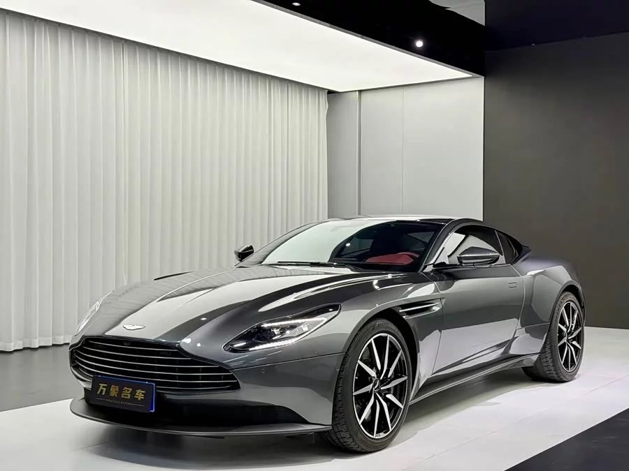 Aston Martin DB11