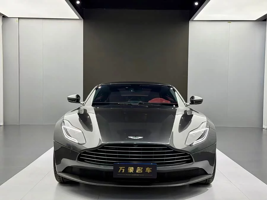 Aston Martin DB11