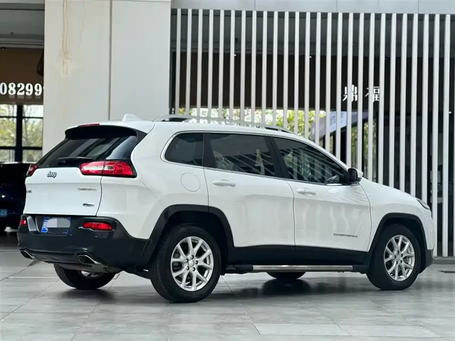Jeep Cherokee