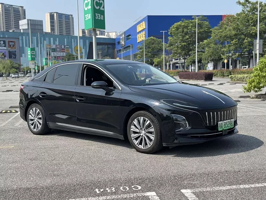 Hongqi E-QM5