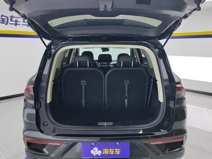 Geely Okavango