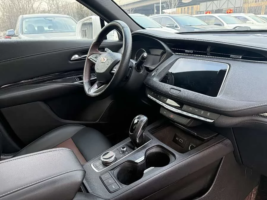 Cadillac XT4