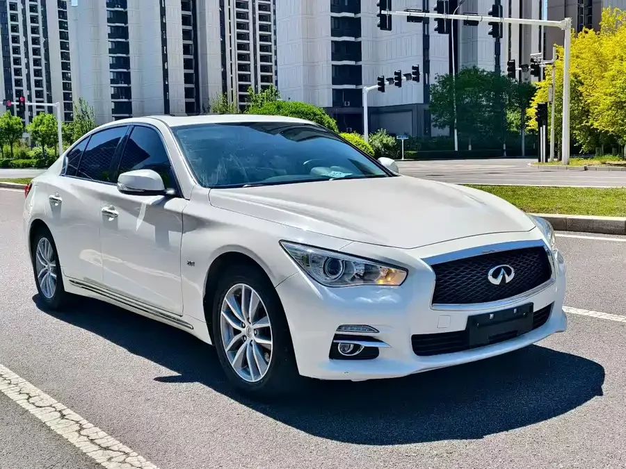 Infiniti Q50L