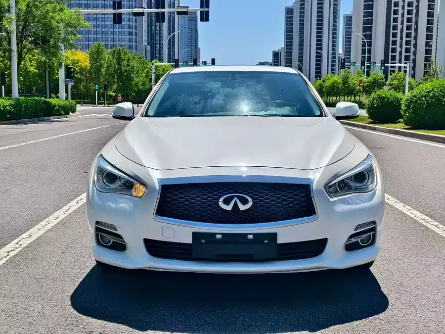 Infiniti Q50L