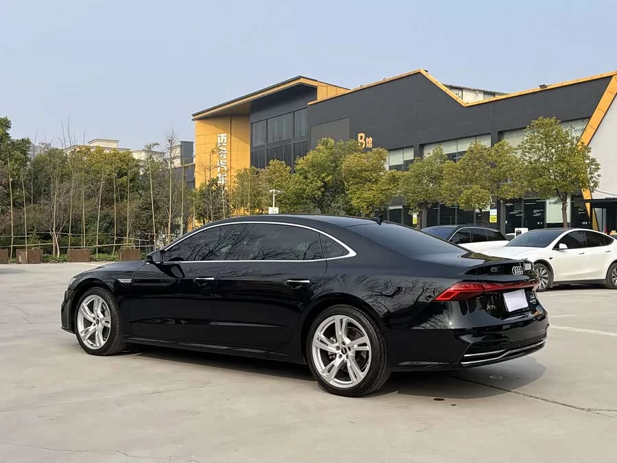 Audi A7L