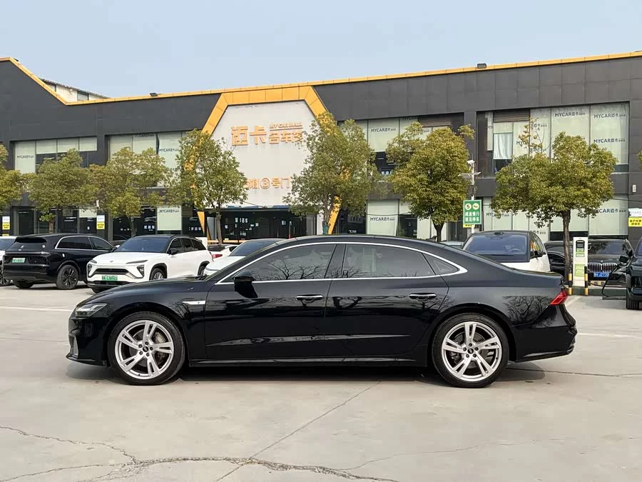 Audi A7L