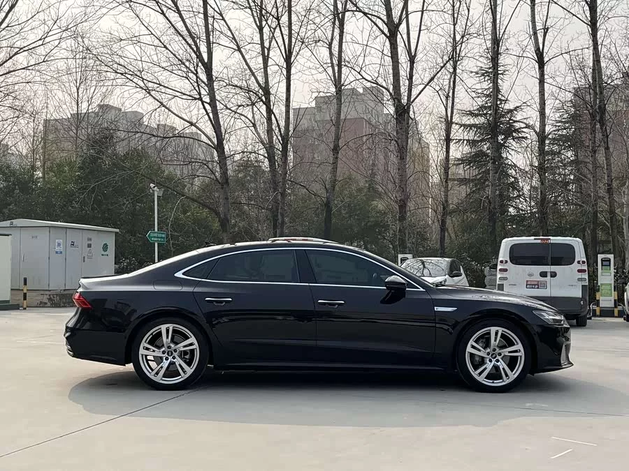 Audi A7L