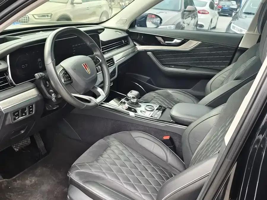 Hongqi HS5