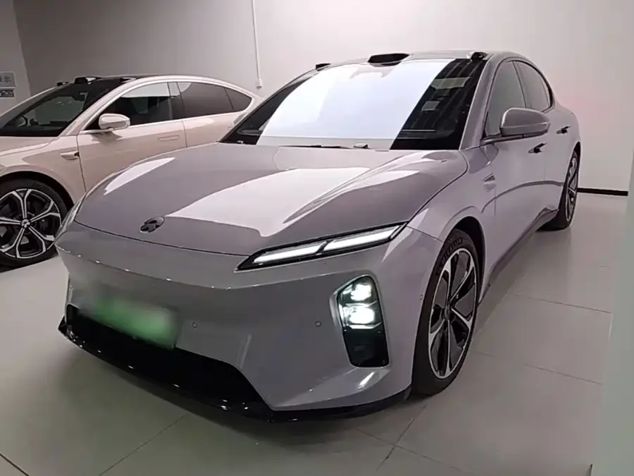 NIO ET5