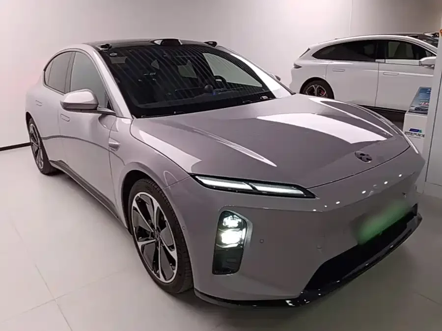 NIO ET5