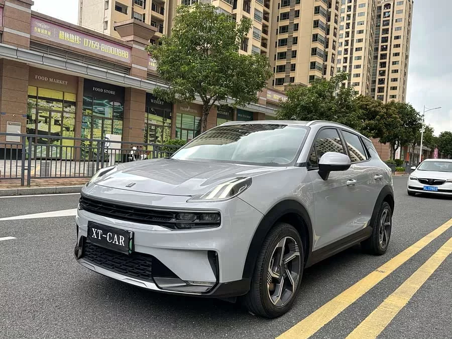 Lynk & Co 06 EM-P