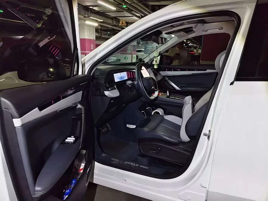 Geely Boyue L