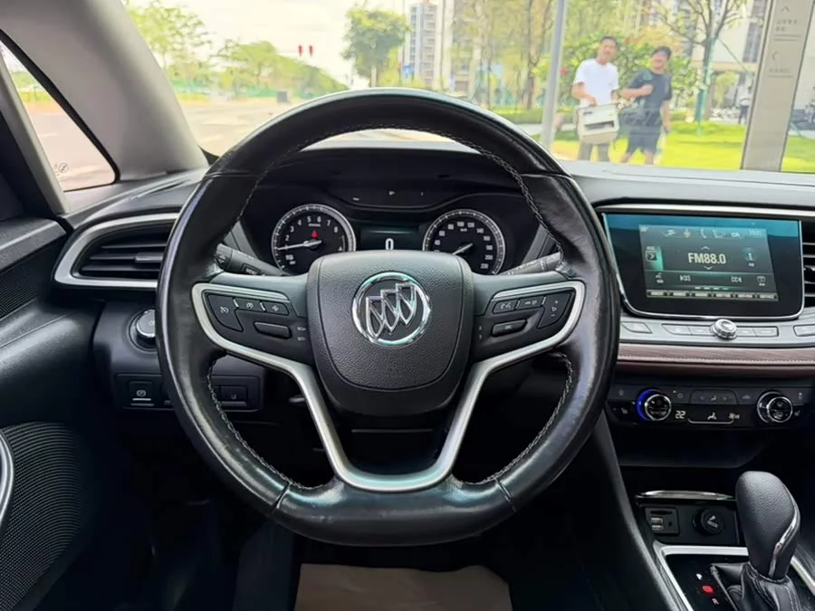 Buick GL6