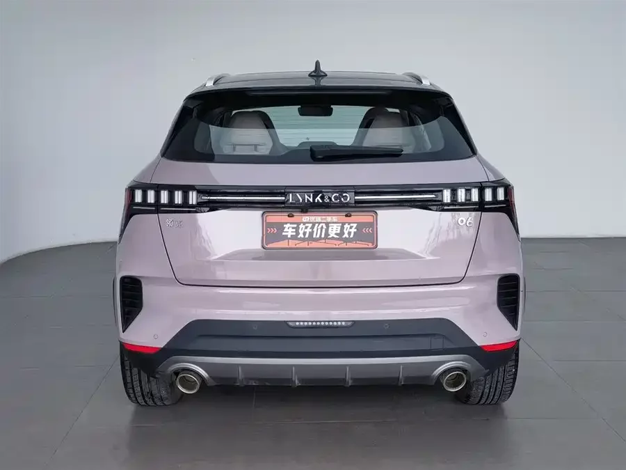 Lynk & Co 06