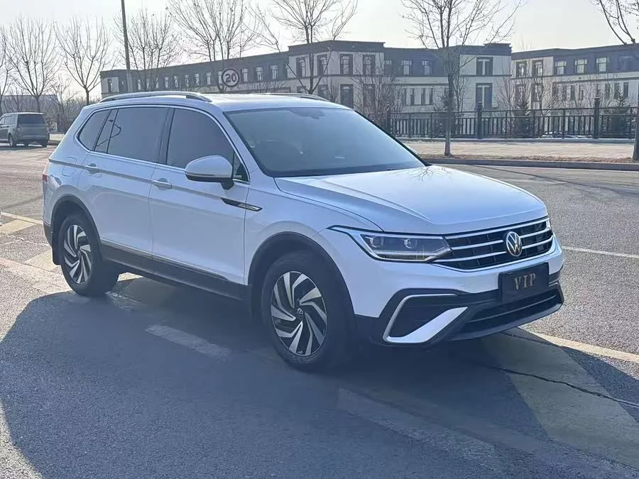 Volkswagen Tiguan L