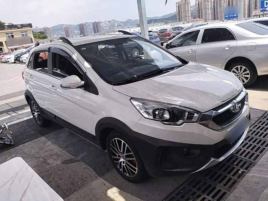 BAIC Q25