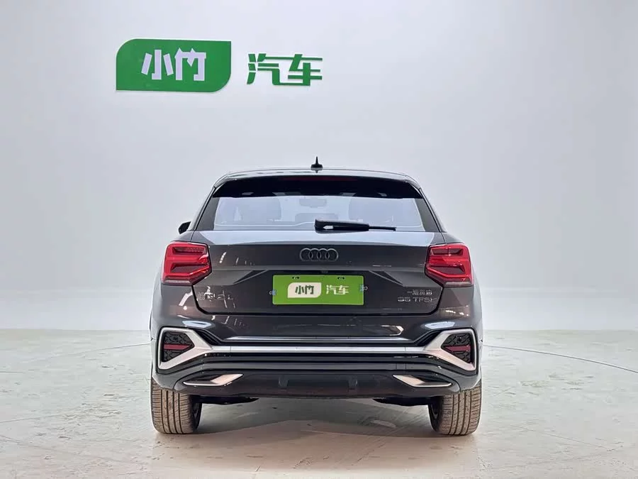 Audi Q2L