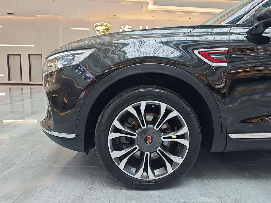 Hongqi HS5