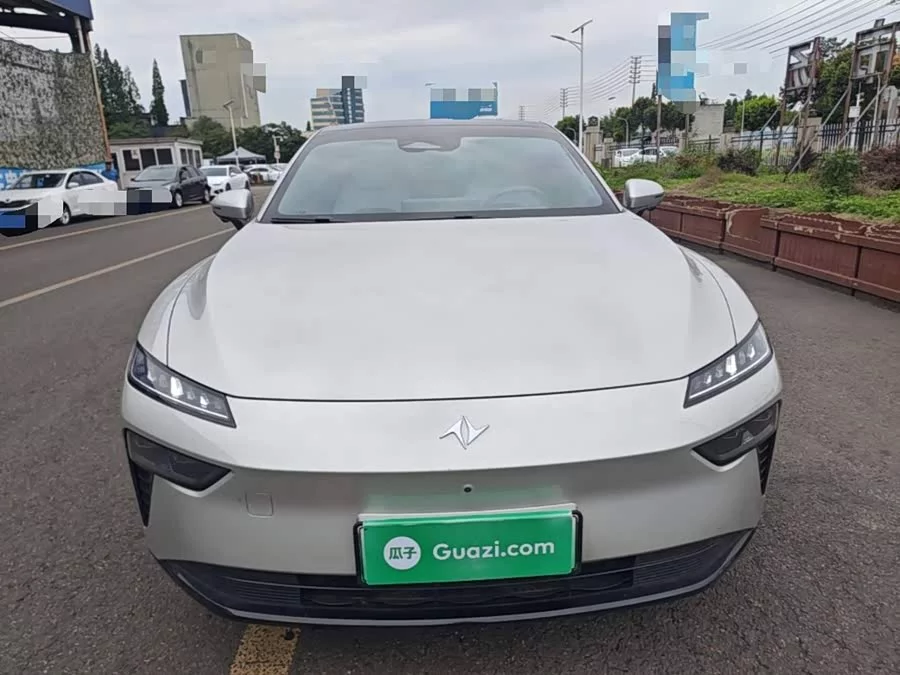 Dongfeng eπ007
