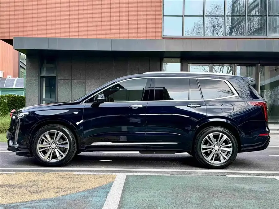 Cadillac XT6
