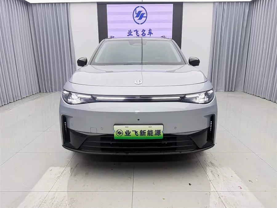 Leapmotor C16